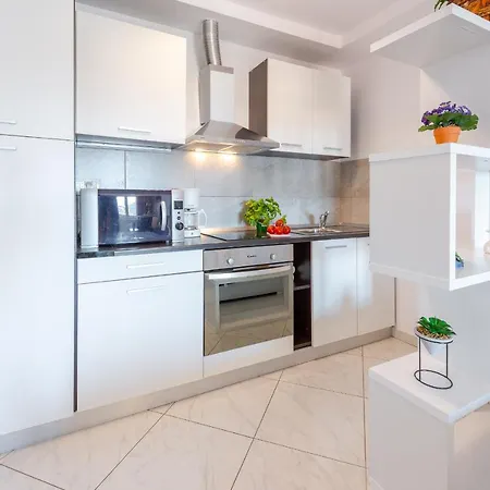 Apartments Deluxe N