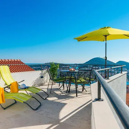 Apartments Deluxe N Ντουμπρόβνικ